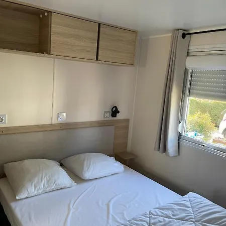 Au Des Reves 营地